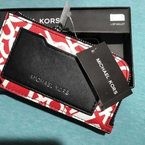 MICHAEL KORS Men's Scattered Logo L-Zip RFID Wallet - Picture 7 of 8